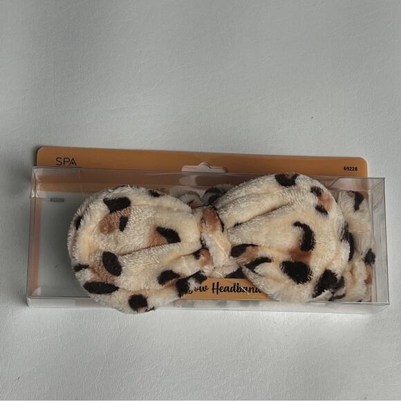 Spa Solutions Animal Print  Microfiber  Plush Spa Style Bow Elastic  Headband - Picture 1 of 8